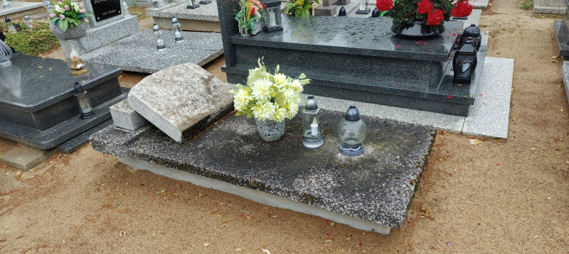 Zdjęcie nagrobka